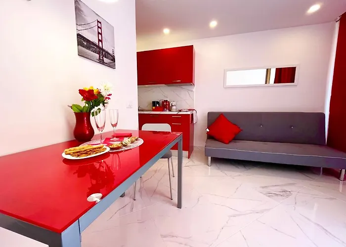 Apartament Miss Flora Olympia *