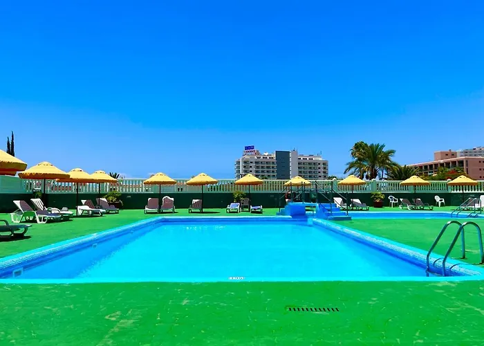 Miss Flora Olympia Apartment *