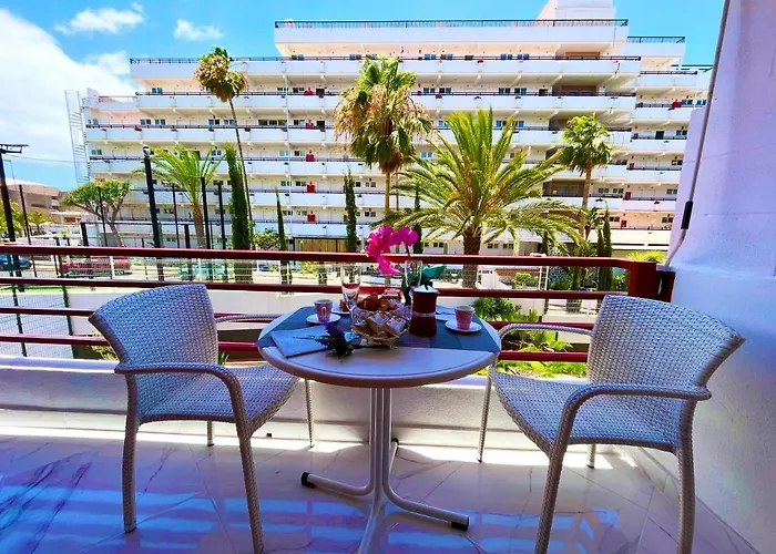 Miss Flora Olympia Apartment